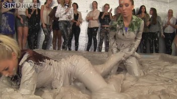 Muddy Wrestling: Jenny Lee vs. Liana Screencap 27 on www.sinx.com
