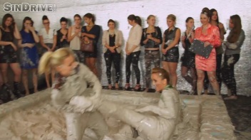 Muddy Wrestling: Jenny Lee vs. Liana Screencap 34 on www.sinx.com