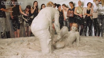 Muddy Wrestling: Jenny Lee vs. Liana Screencap 58 on www.sinx.com