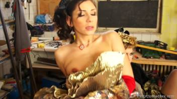 Extreme Fashionistas Keep It On For Hardcore Screencap 87 on www.sinx.com