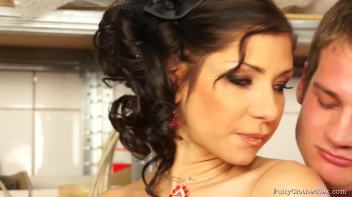 Extreme Fashionistas Keep It On For Hardcore Screencap 25 on www.sinx.com