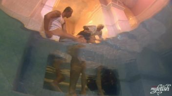 Underwater Suck and Fuck Screencap 122 on www.sinx.com