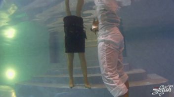 Underwater Suck and Fuck Screencap 20 on www.sinx.com
