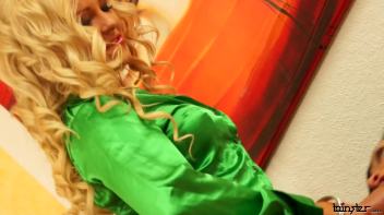 Art Gallery Surprise Screencap 18 on www.sinx.com