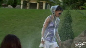 Brunette Bombshells In Wetlook Lesbo Action Screencap 1 on www.sinx.com