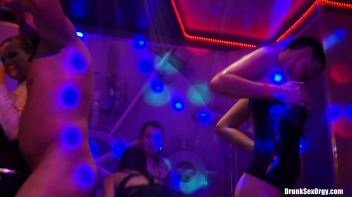 Valentine's Day Vaginas Part 6 - Shower Cam Screencap 51 on www.sinx.com