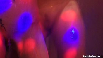 Valentine's Day Vaginas Part 6 - Shower Cam Screencap 90 on www.sinx.com