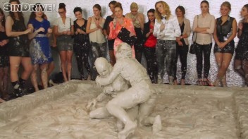 Muddy Wrestling: Sharka Blue vs. Tanya Screencap 61 on www.sinx.com