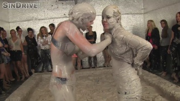 Muddy Wrestling: Sharka Blue vs. Tanya Screencap 73 on www.sinx.com