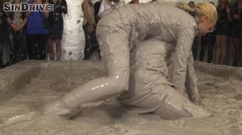 Muddy Wrestling: Sharka Blue vs. Tanya Screencap 9 on www.sinx.com