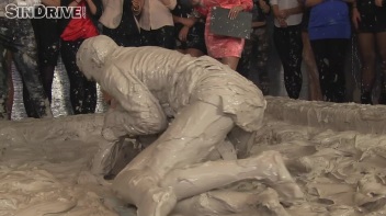 Muddy Wrestling: Sharka Blue vs. Tanya Screencap 18 on www.sinx.com