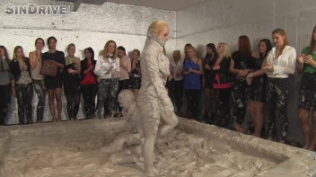 Muddy Wrestling: Sharka Blue vs. Tanya Screencap 19 on www.sinx.com