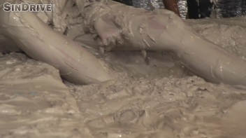 Muddy Wrestling: Sharka Blue vs. Tanya Screencap 21 on www.sinx.com