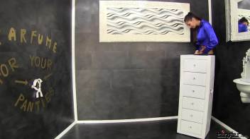 The Creamiest Perfume She Ever Did See! Screencap 7 on www.sinx.com