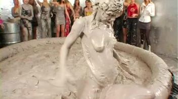 Going For Gold In The Mud Screencap 97 on www.sinx.com