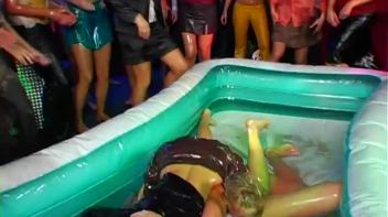 Mega Oil Fight Covers Chicks Head To Toe Screencap 78 on www.sinx.com