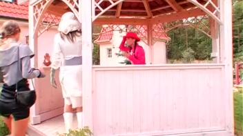 Gina's Unfortunate Series of Events Screencap 27 on www.sinx.com