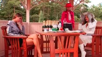 Gina's Unfortunate Series of Events Screencap 34 on www.sinx.com