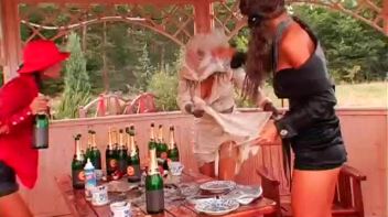 Gina's Unfortunate Series of Events Screencap 77 on www.sinx.com