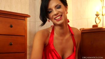 Going Vibro Crazy On Daisy Screencap 5 on www.sinx.com