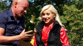 Fashion Freak Drowning In Piss And Champagne Screencap 11 on www.sinx.com