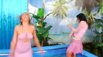 Make Your Own Wetlook Beach! Screencap 109 on www.sinx.com