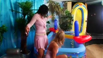 Make Your Own Wetlook Beach! Screencap 2 on www.sinx.com