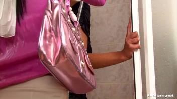 Soapy Satin Rubdown Screencap 30 on www.sinx.com