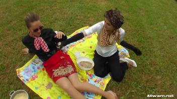 Messing Up A Perfectly Good Picnic Screencap 22 on www.sinx.com