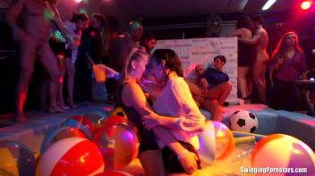 Summer Jam Bang Part 4 - Lesbo Cam Screencap 70 on www.sinx.com