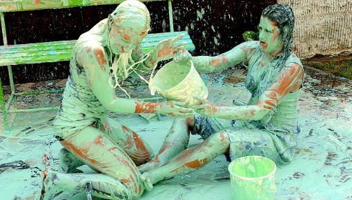 Latest deal - Sloppy Goo Catfight