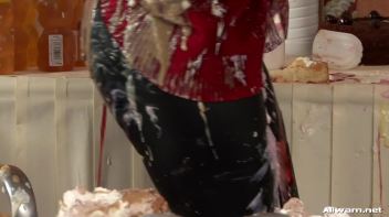 Get A Taste Of This Human Dessert Screencap 45 on www.sinx.com