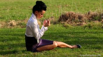 Fully Clothed Pussy In The Park Screencap 4 on www.sinx.com
