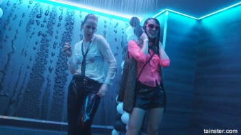 The Wetlook Vibe Is Very Alive! Screencap 38 on www.sinx.com