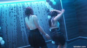 The Wetlook Vibe Is Very Alive! Screencap 48 on www.sinx.com
