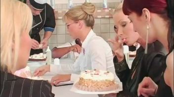 Cake Party Part 1 Screencap 15 on www.sinx.com