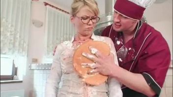 Cake Party Part 1 Screencap 35 on www.sinx.com