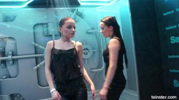 Sexy amateur chicks own the wet dancefloor Screencap 20 on www.sinx.com