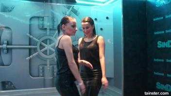 Sexy amateur chicks own the wet dancefloor Screencap 26 on www.sinx.com