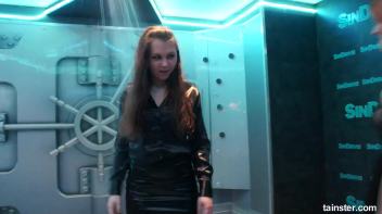 Sexy amateur chicks own the wet dancefloor Screencap 29 on www.sinx.com