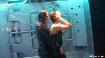 Sexy amateur chicks own the wet dancefloor Screencap 33 on www.sinx.com