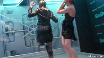 Sexy amateur chicks own the wet dancefloor Screencap 35 on www.sinx.com