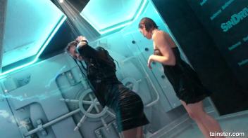 Sexy amateur chicks own the wet dancefloor Screencap 44 on www.sinx.com