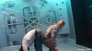 Sexy amateur chicks own the wet dancefloor Screencap 46 on www.sinx.com