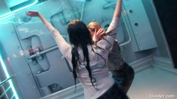 Sexy amateur chicks own the wet dancefloor Screencap 52 on www.sinx.com