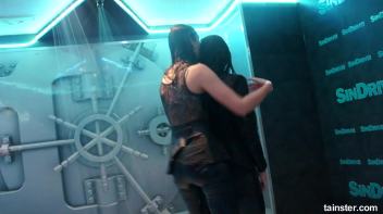 Sexy amateur chicks own the wet dancefloor Screencap 65 on www.sinx.com