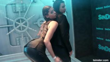 Sexy amateur chicks own the wet dancefloor Screencap 66 on www.sinx.com