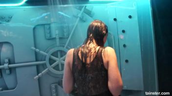 Sexy amateur chicks own the wet dancefloor Screencap 70 on www.sinx.com