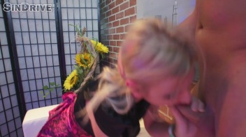 Amateur Blonde Eagerly Sucks Cock Screencap 34 on www.sinx.com