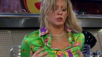 Winter Piss Fun Screencap 52 on www.sinx.com